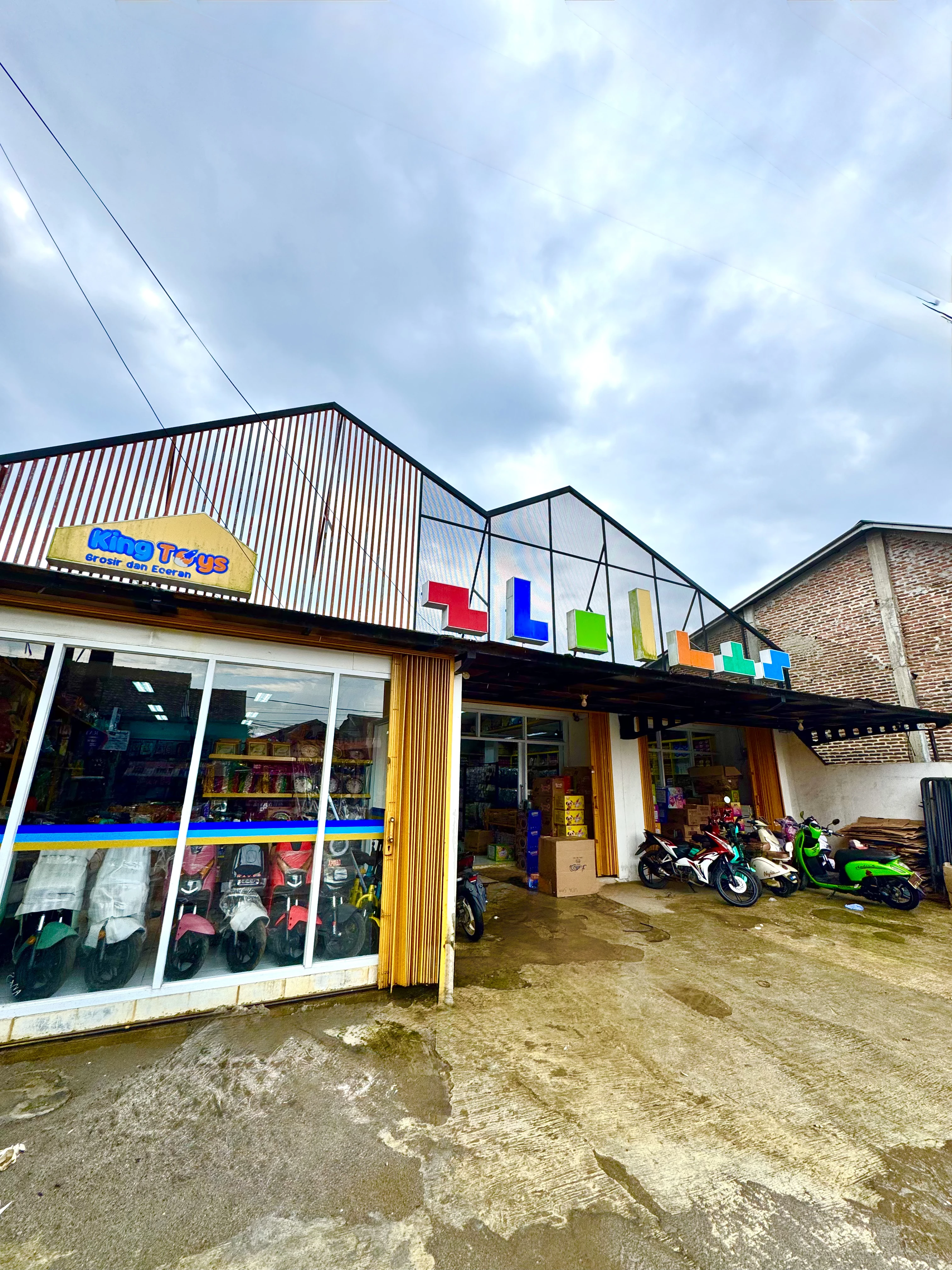 Display mainan King Toys